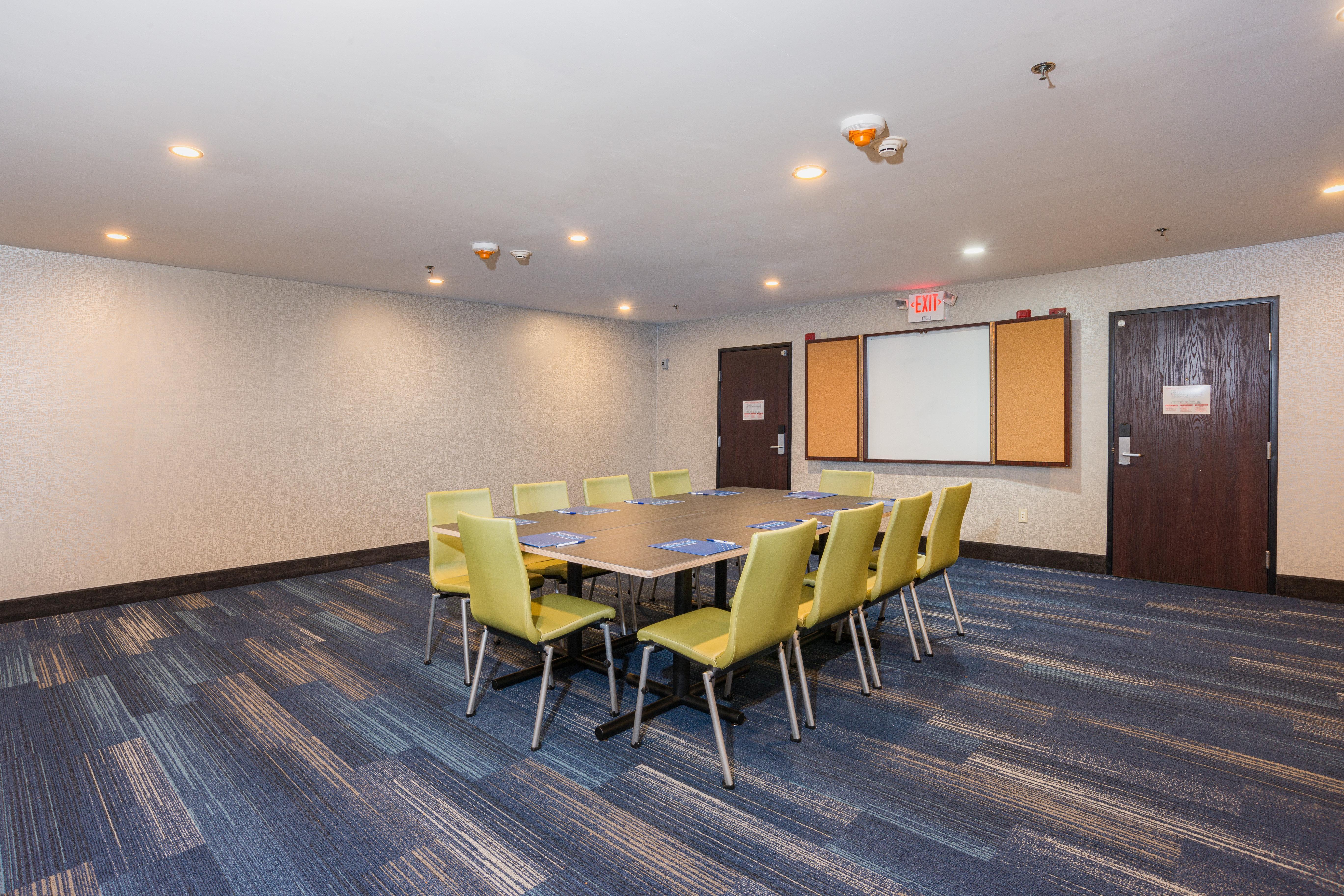 Holiday Inn Express Hotel & Suites Swansea By Ihg Exteriör bild
