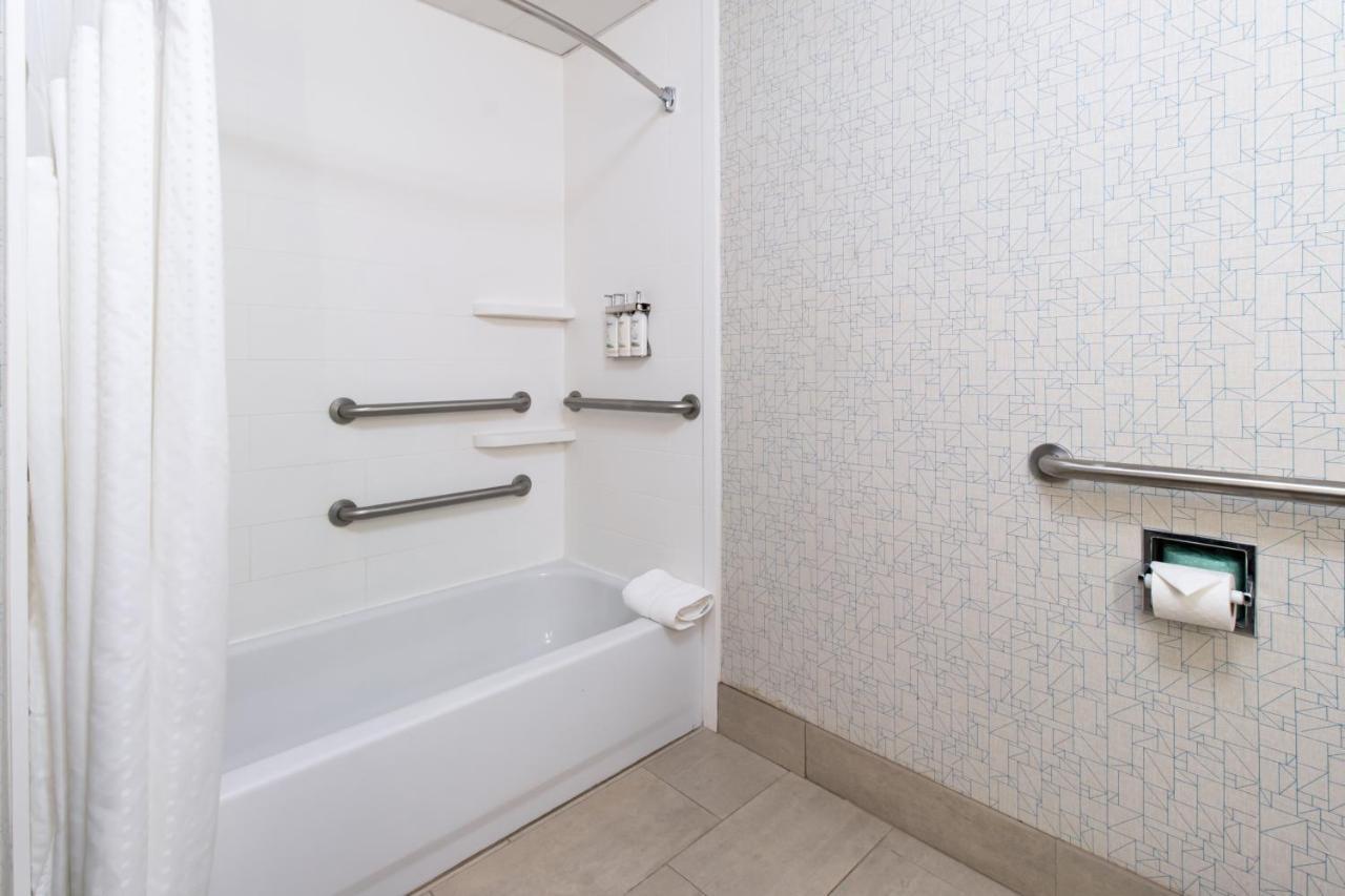 Holiday Inn Express Hotel & Suites Swansea By Ihg Exteriör bild