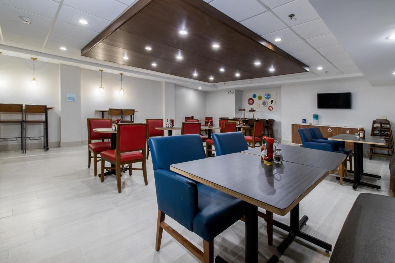 Holiday Inn Express Hotel & Suites Swansea By Ihg Exteriör bild