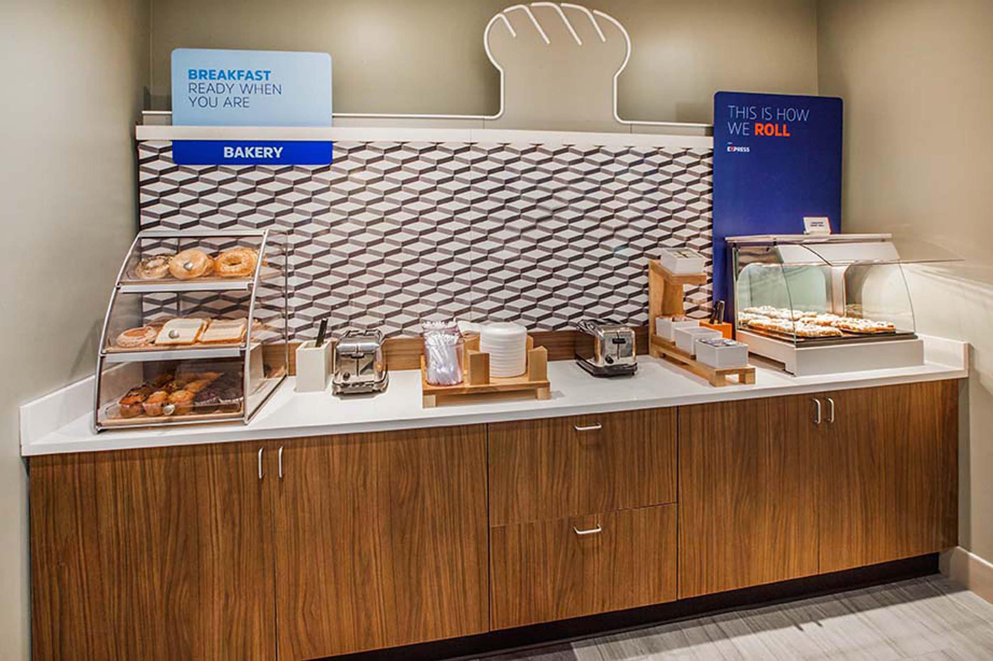 Holiday Inn Express Hotel & Suites Swansea By Ihg Exteriör bild