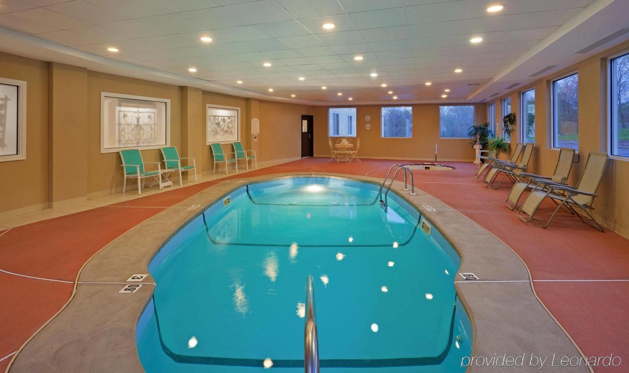 Holiday Inn Express Hotel & Suites Swansea By Ihg Exteriör bild